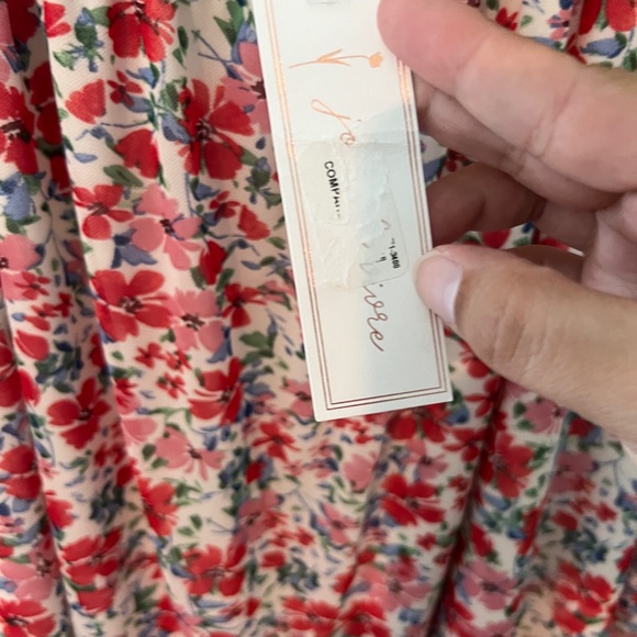 NWT Joie de vivre Floral Women's Top - Red and White - Picture 7 of 8